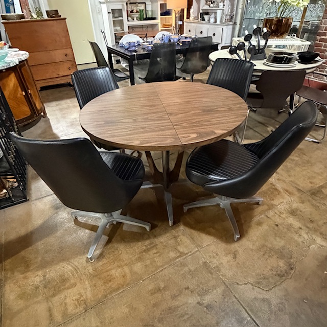 Star Trek Style Chrome Cast Table w/ 4 Vinyl Swivel Chairs - Image 2