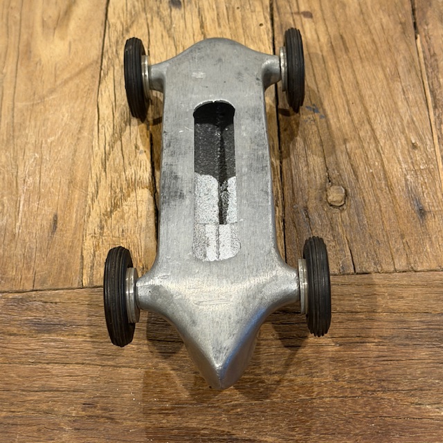 VINTAGE INDY 500 SOUVENIR WILBUR SHAW TOY ALUMINUM CAR / C 1947 - Image 5
