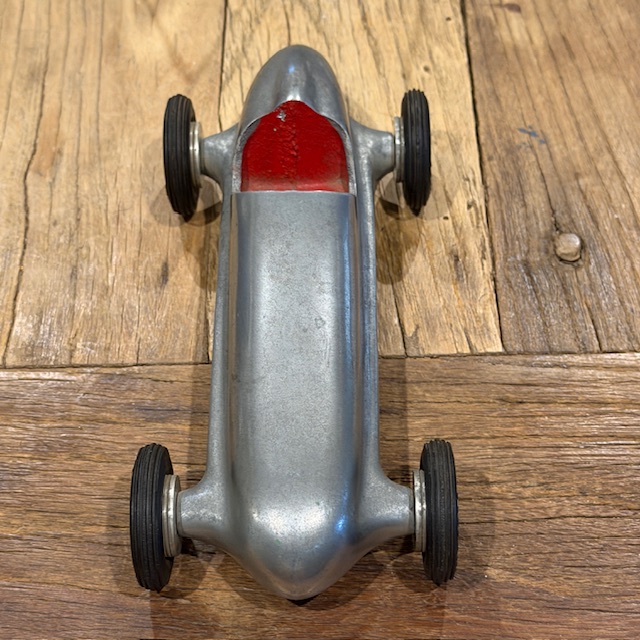 VINTAGE INDY 500 SOUVENIR WILBUR SHAW TOY ALUMINUM CAR / C 1947 - Image 6