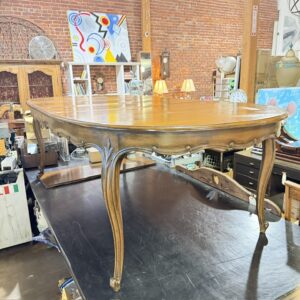 Provincial Dinning Table With 3 Leaves